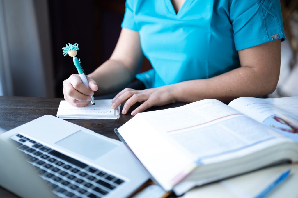 Estudiante de oposiciones de sanidad