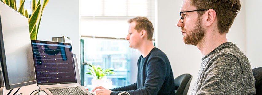 que un profesional se forja día a día en su puesto de trabajo